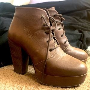 Steve Madden heel boots. “Stone” color leather. (Dark brown). Size 7.